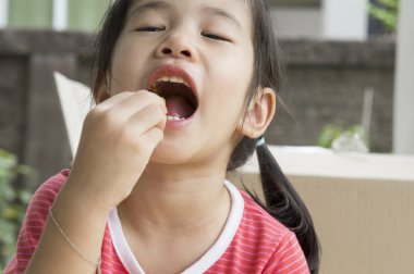 patates cipsi kavramı kız çocuk çocuklar yemek