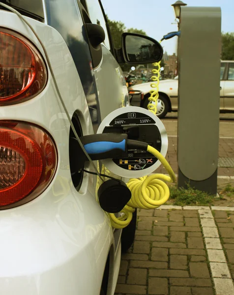 Elektrikli araba şarjı için güç kaynağı — Stok fotoğraf
