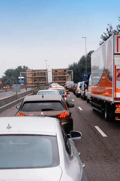 Trafik sıkışıklığı Hollanda'da — Stok fotoğraf
