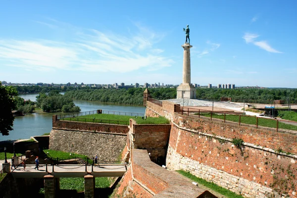 Siegesstatue - Festung Kalemegdan in Belgrad — Stockfoto