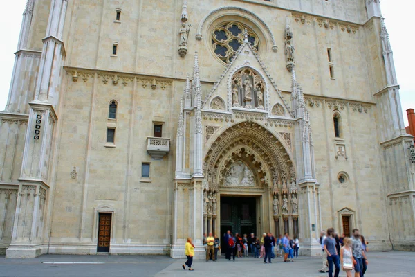 Zagreb, Kroatien: 1. Juli. 2016 - Die Kathedrale auf Kaptol ist eine römisch-katholische Institution und — Stockfoto