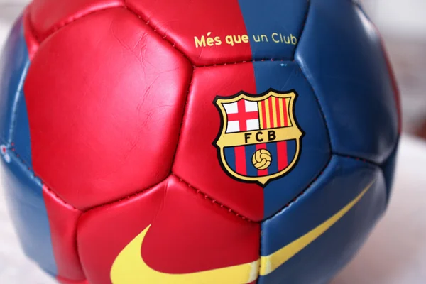 Футбольный мяч Барселоны — стоковое фото