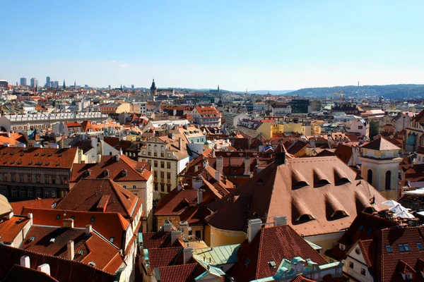 Pohled na prahu od staré městské radnice. Praha, Česká republika — Stock fotografie