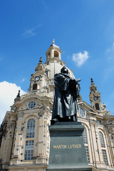 Socha Martina Luthera před Frauenkirche v Drážďanech, — Stock fotografie