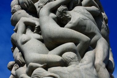 Erkek ve kadın tarafından Gustav Vigeland şık Park heykeli. Oslo