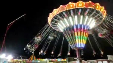 Salıncak gezisi - Eğlence gezisi Gece gezintisi