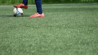 Futbolcu dribbling becerileri
