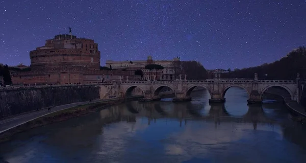 Stjärnorna Över Angel Bron Över Vattenförekomst Rom Italien — Stockfoto