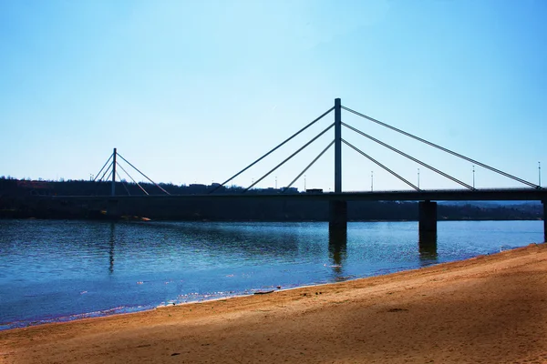 Novi Sad の自由の橋へ — ストック写真