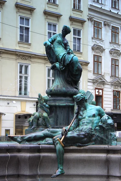 Fontanny donner (donnerbrunnen) w neuer markt w Wiedniu, au — Zdjęcie stockowe