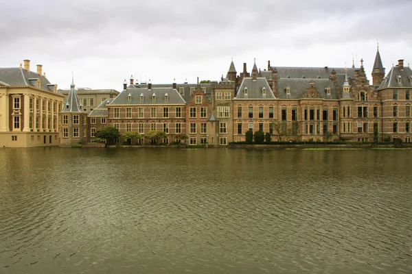 Il Binnenhof (Corte Interna) è un complesso di edifici della città — Foto Stock