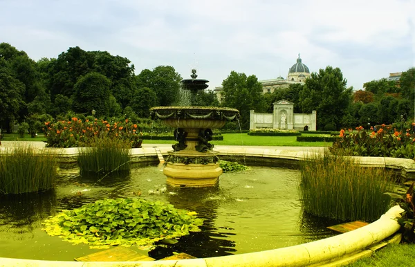 Бароко фонтан у Volksgarten, Відень — стокове фото