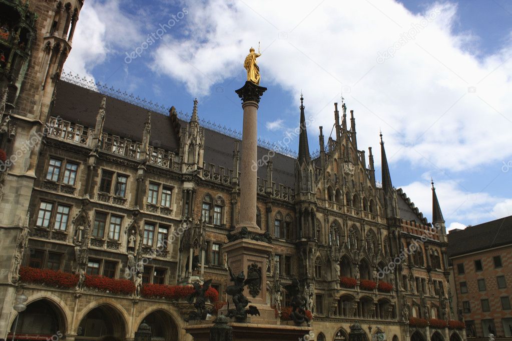 The scene of town hall at the Marienplatz in Munich
