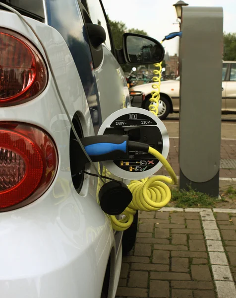Elektrikli araba şarjı için güç kaynağı — Stok fotoğraf