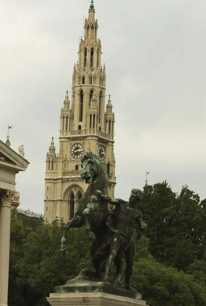 Статуя лошади и человека, Вена — стоковое фото