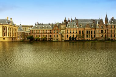 Binnenhof (İç Mahkemesi) CIT binalarda bir kompleks olduğunu