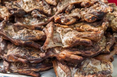 Tütsülenmiş tavuk mu yoksa ızgara tavuk parçaları mı?