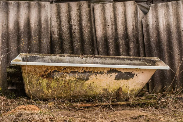 Bañera Vieja Agrietada Abandonada Las Calles Afuera — Foto de Stock