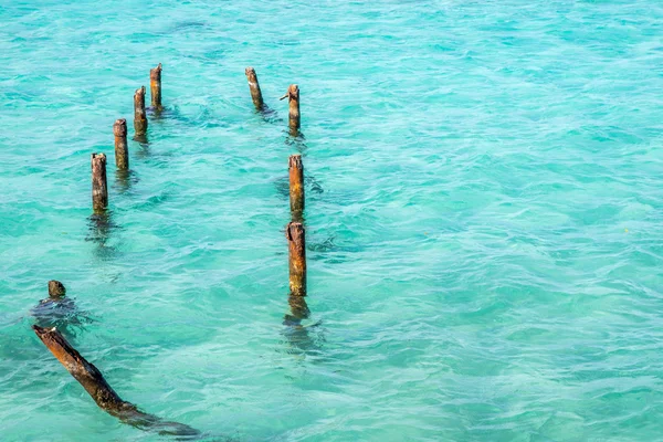 Karayip turkuaz mavisi