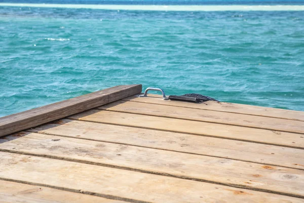 Karayip Dock, güverte