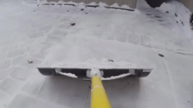 Kar kürekle sonra kış fırtına çıkarma.