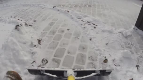 Removing snow with a shovel after winter storm — Stock Video