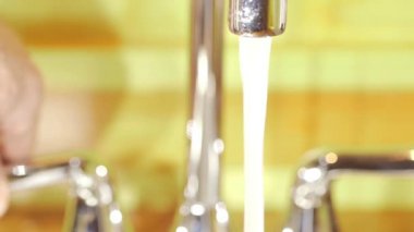 Musluk suyu musluk çalışan