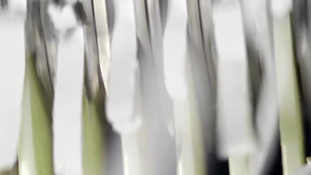 Broyeur de papier hachant et déchirant des documents 