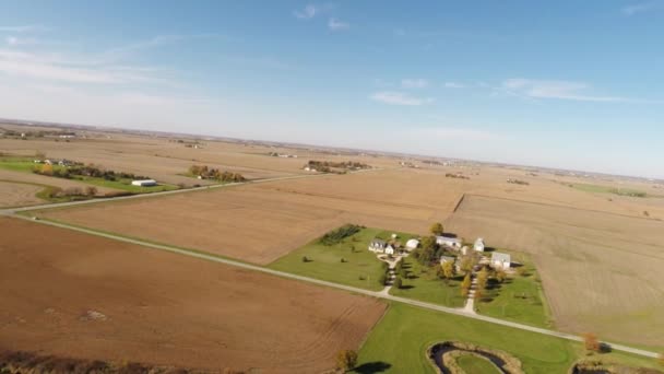 Luchtfoto landbouw boerderij veld landschap — Stockvideo