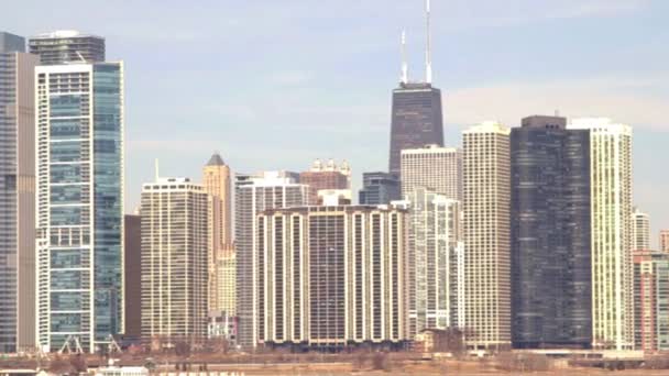 Chicago horizon en bord de lac — Video