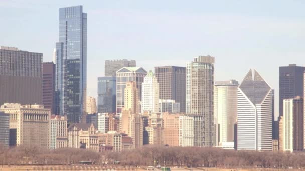 Linha do horizonte à beira do lago de Chicago — Vídeo de Stock