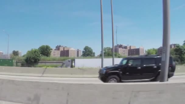 CHICAGO, ILLINOIS - CIRCA AUGUST 2015: Driving car in traffic on streets of downtown Chicago, Illinois, USA — Stock Video