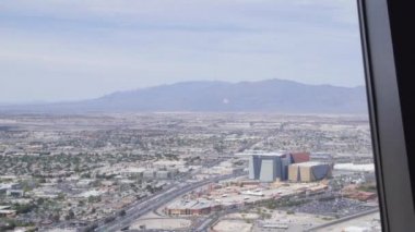 Las Vegas strip üzerinde aşağı bakıyor