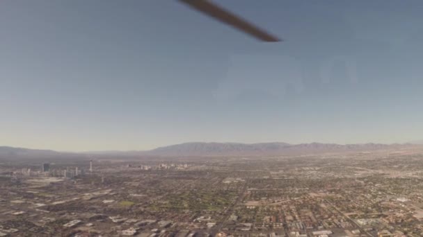 Voo aéreo sobre Las Vegas, Nevada strip — Vídeo de Stock