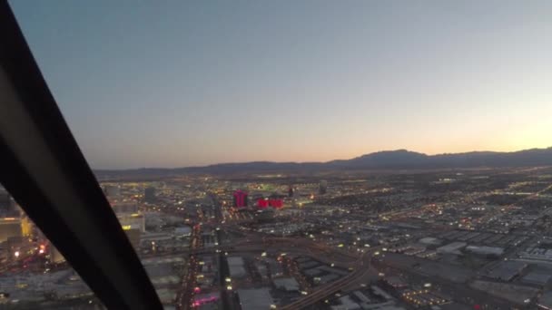 Luftflug über las vegas, Nevada-Streifen — Stockvideo