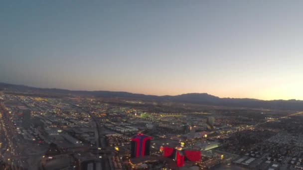 Aereo che sorvola Las Vegas, Nevada strip — Video Stock