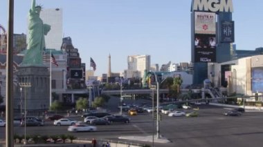 Las Vegas, Nevada - Nisan 2015 yaklaşık: Binalar ve insanların görünümünü Las Vegas, Nevada, ABD sokaklarında