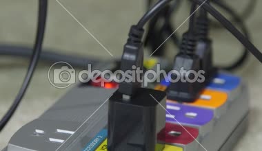 Elektrik prizi ve güç kabloları
