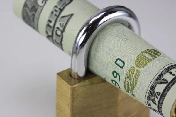 Financiële zekerheid twintig Dollar Bills met Lock — Stockfoto