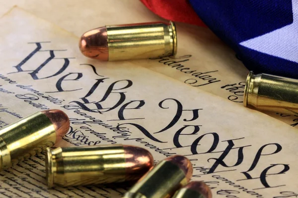 Ammunition on US Constitution - The Right to Bear Arms — Stock Photo, Image