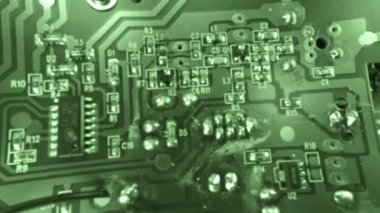 Yeşil devre kartı - Mikroelektronik bileşenleri