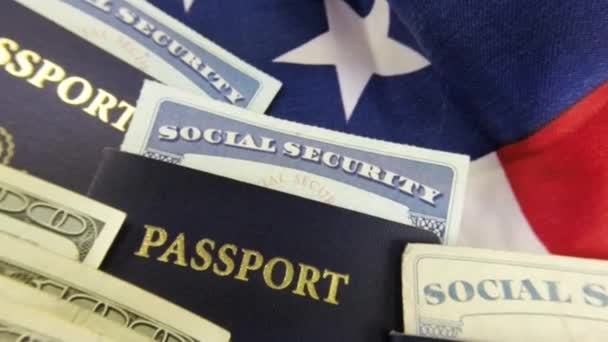 USA paspoort reisdocumenten — Stockvideo