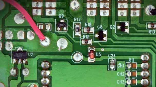 Grüne elektronische Leiterplatte — Stockvideo