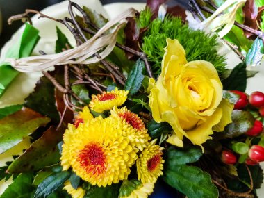 Çiçekli gelin buketi.