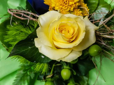 Çiçekli gelin buketi.