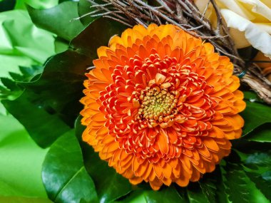 Çiçekli gelin buketi.