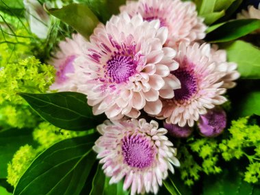 Çiçekli gelin buketi.