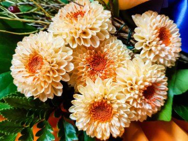 Çiçekli gelin buketi.