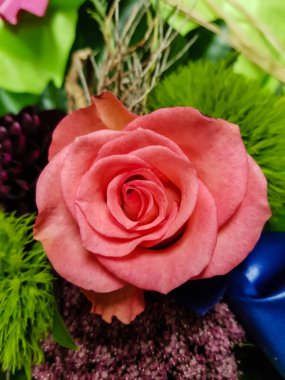 Çiçekli gelin buketi.