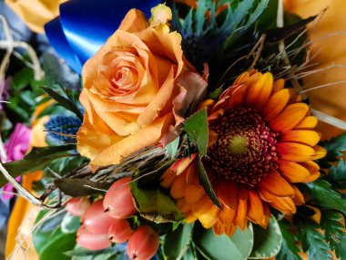 Çiçekli gelin buketi.